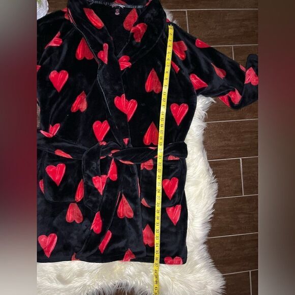 Victoria’s Secret red and black hearts cozy soft short robe sz XL/XXL - Picture 11 of 12